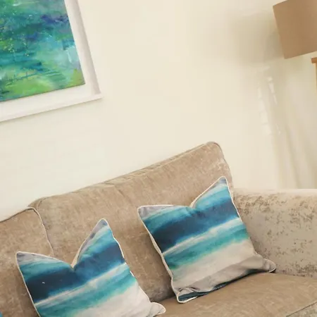 Townhouse, Close To Harbour * بادستو