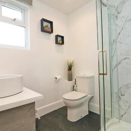 Townhouse, Close To Harbour بيت للعطل بادستو
